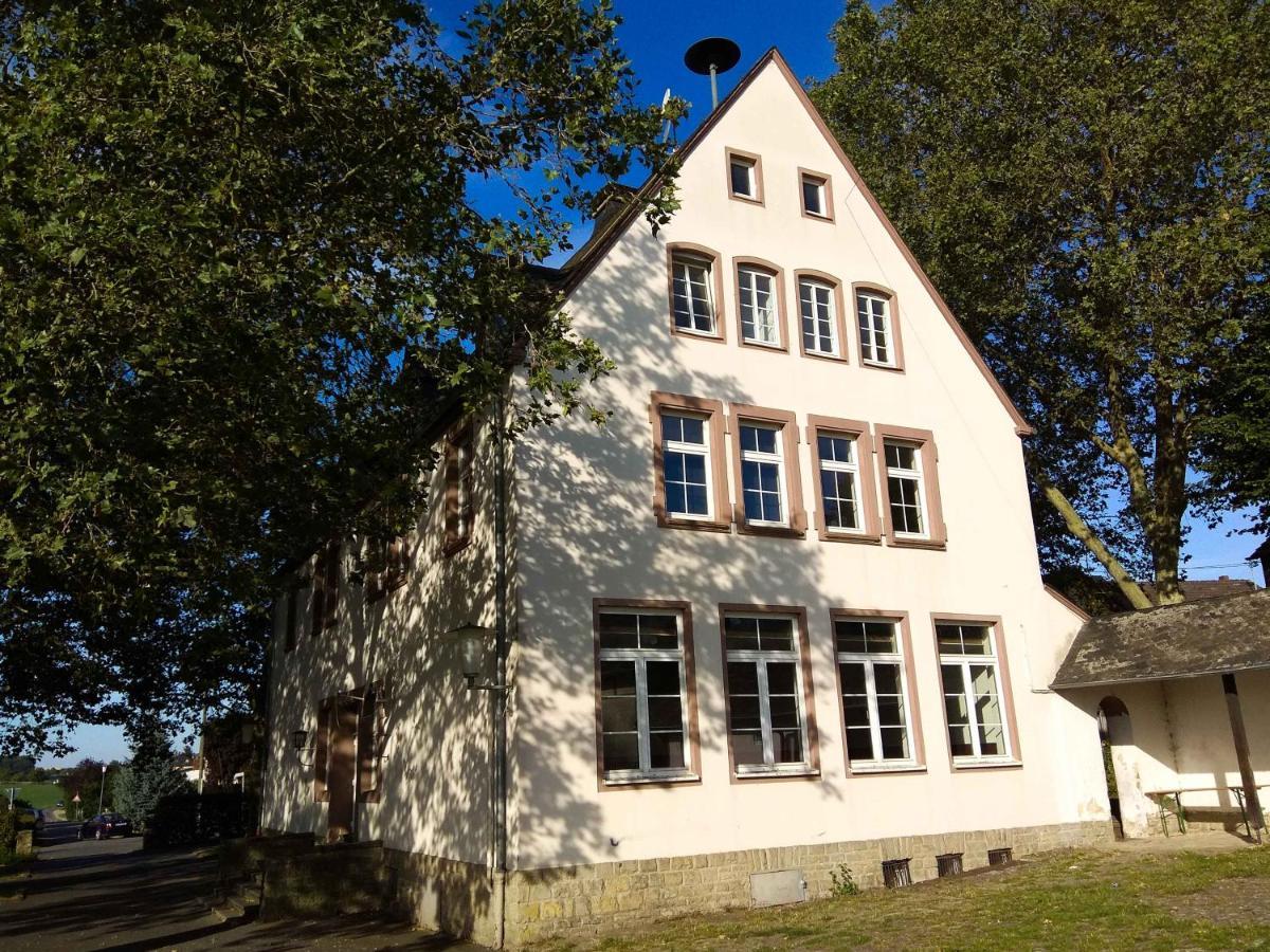 Alte Schule Gaestehaus - Fraeulein Apartment بيتبورغ المظهر الخارجي الصورة