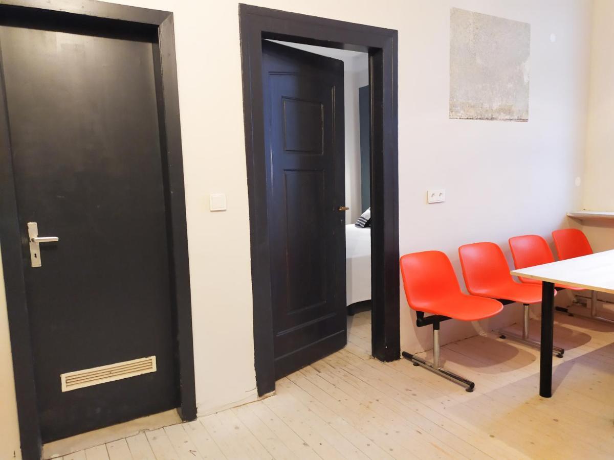 Alte Schule Gaestehaus - Fraeulein Apartment بيتبورغ المظهر الخارجي الصورة