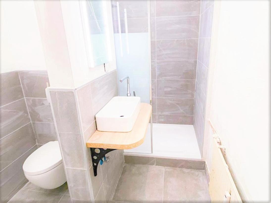 Alte Schule Gaestehaus - Fraeulein Apartment بيتبورغ المظهر الخارجي الصورة